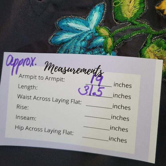 Krista Lee Embroidered Beaded Tunic Dress Size Medium Gray Floral - Picture 6 of 6